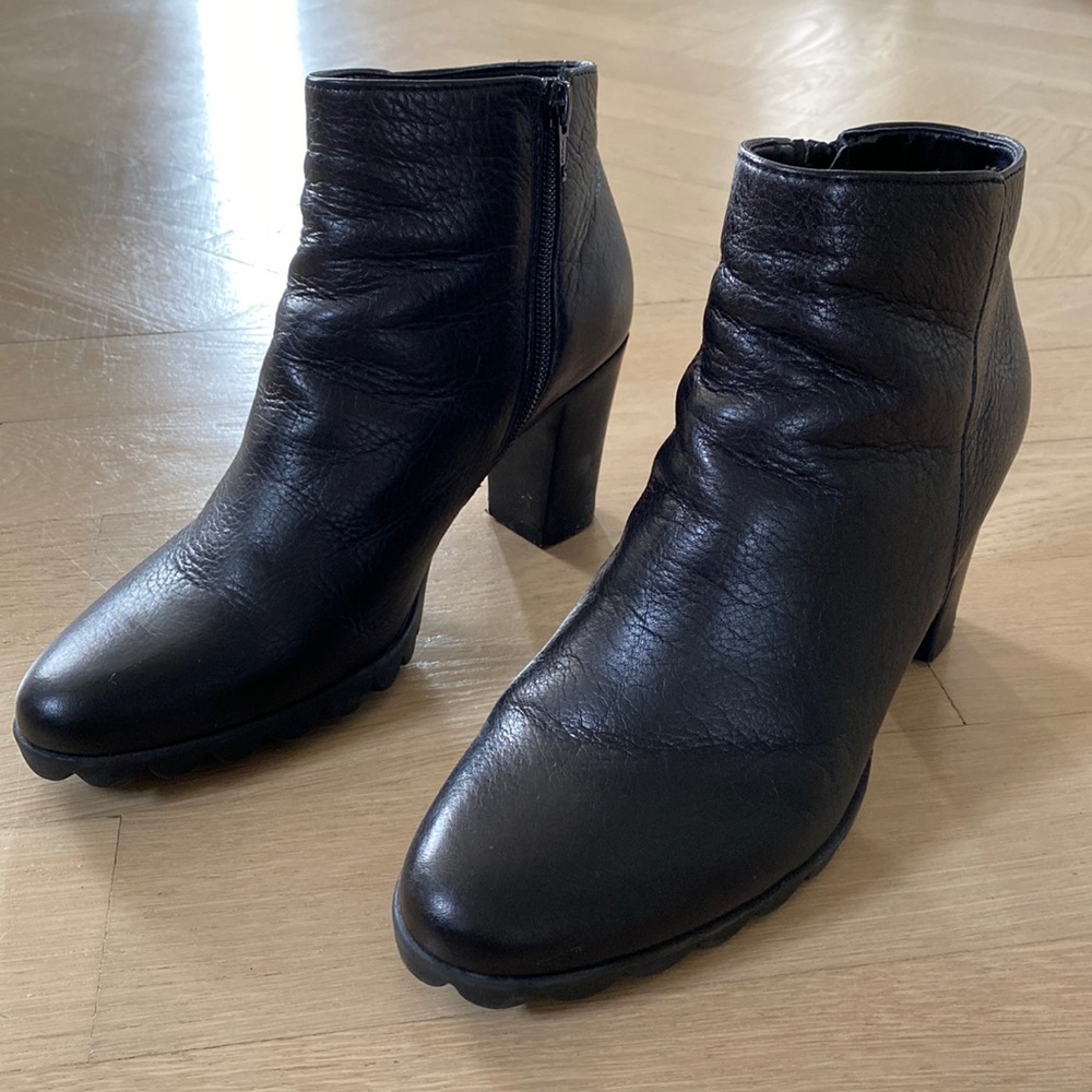 Flexx Leather Booties